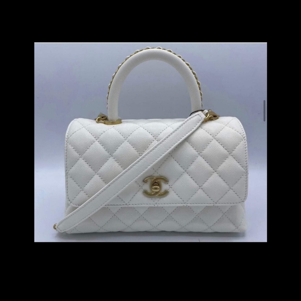 Beautiful authentic Chanel!😍 - Picture 2 of 5
